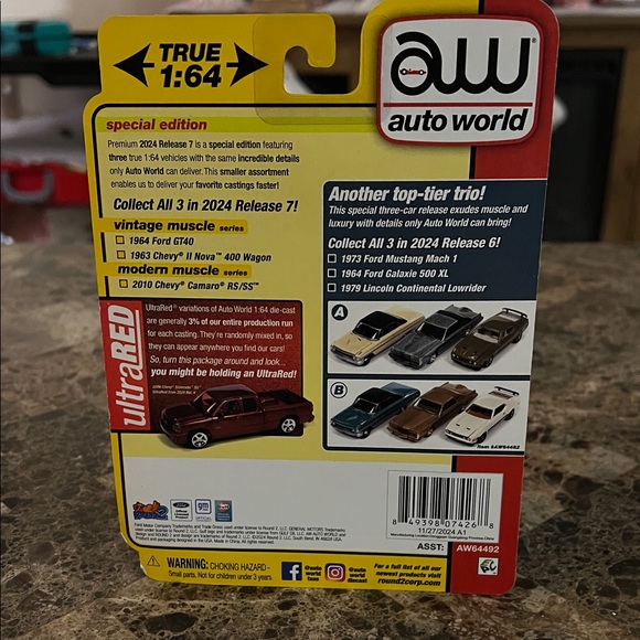 Auto World 1963 Chevy II Nova 400 Wagon - Picture 2 of 2